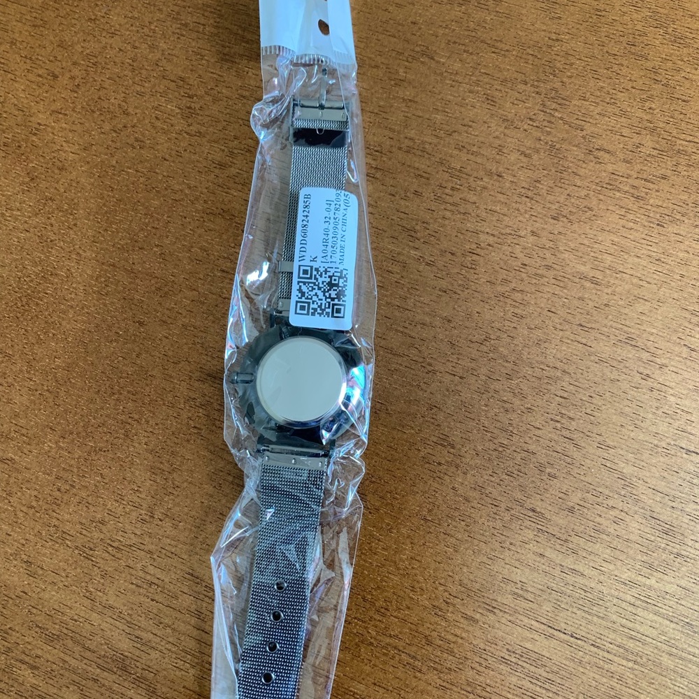 Watch (NWT) - Picture 2 of 2